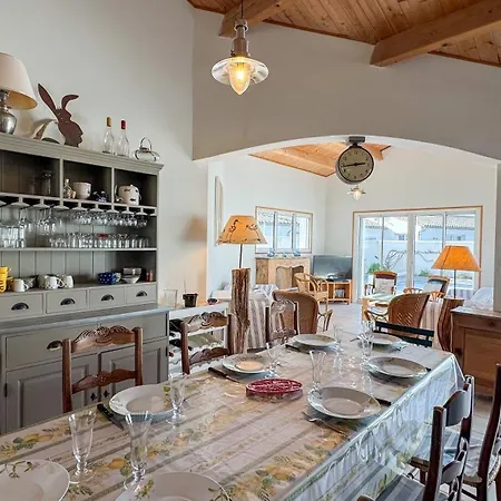 Belle Maison Familiale Avec Piscine Et Parking Villa *