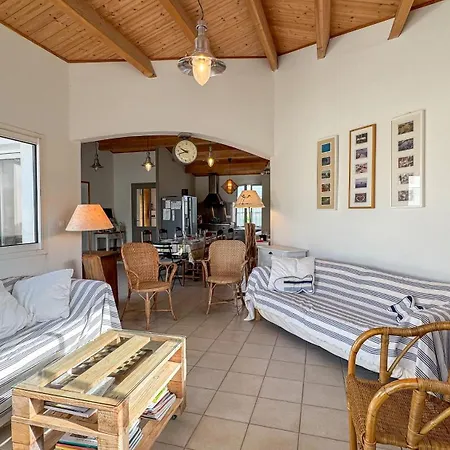 Belle Maison Familiale Avec Piscine Et Parking