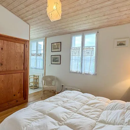 Belle Maison Familiale Avec Piscine Et Parking * Loix