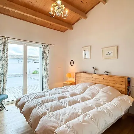 Belle Maison Familiale Avec Piscine Et Parking וילה